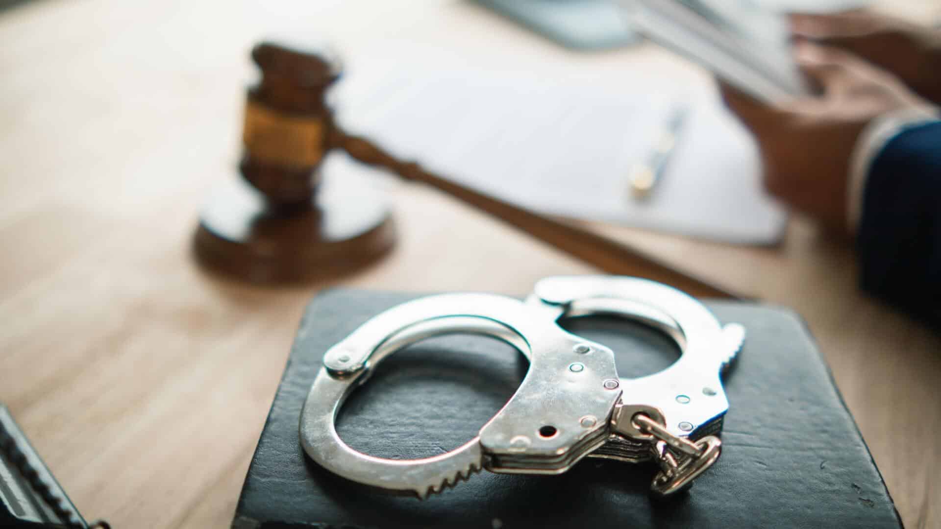 comparison of white and blue collar crimes